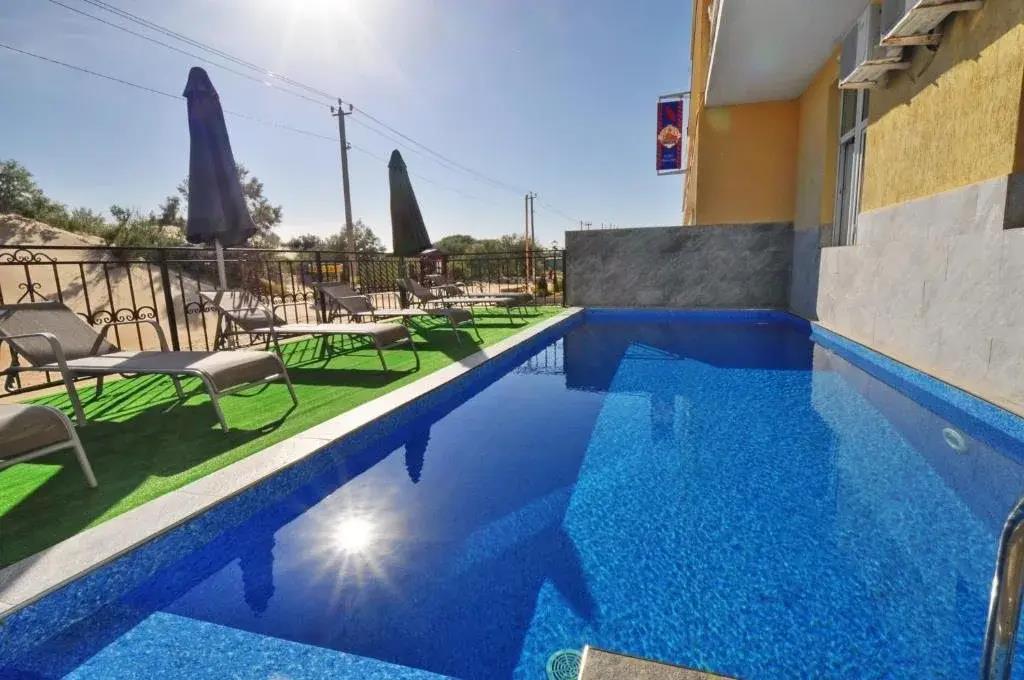 Kronos Hotel 0*