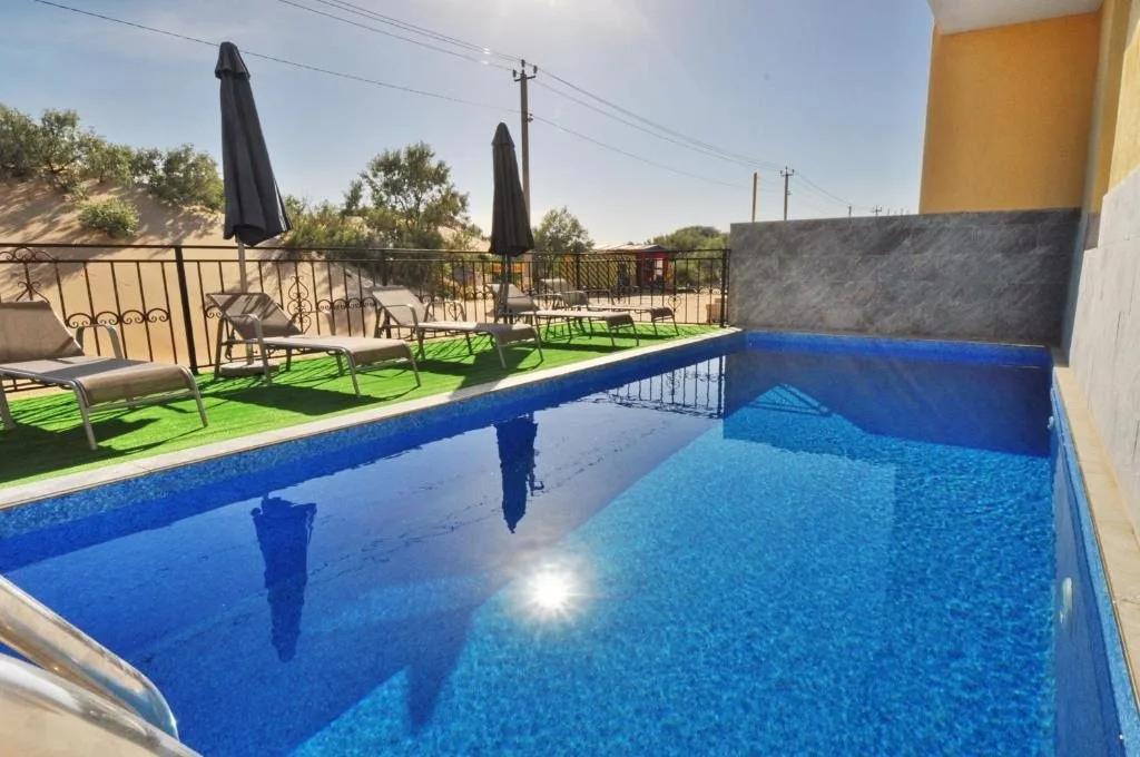 Kronos Hotel 0*