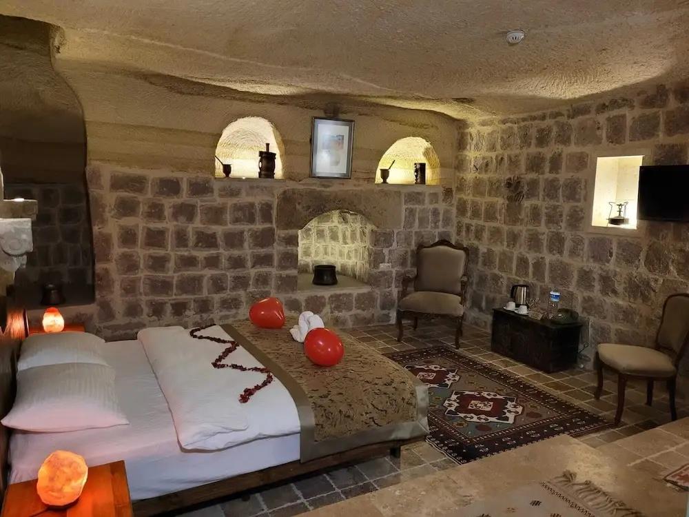 Kapalos Cave Hotel 0*