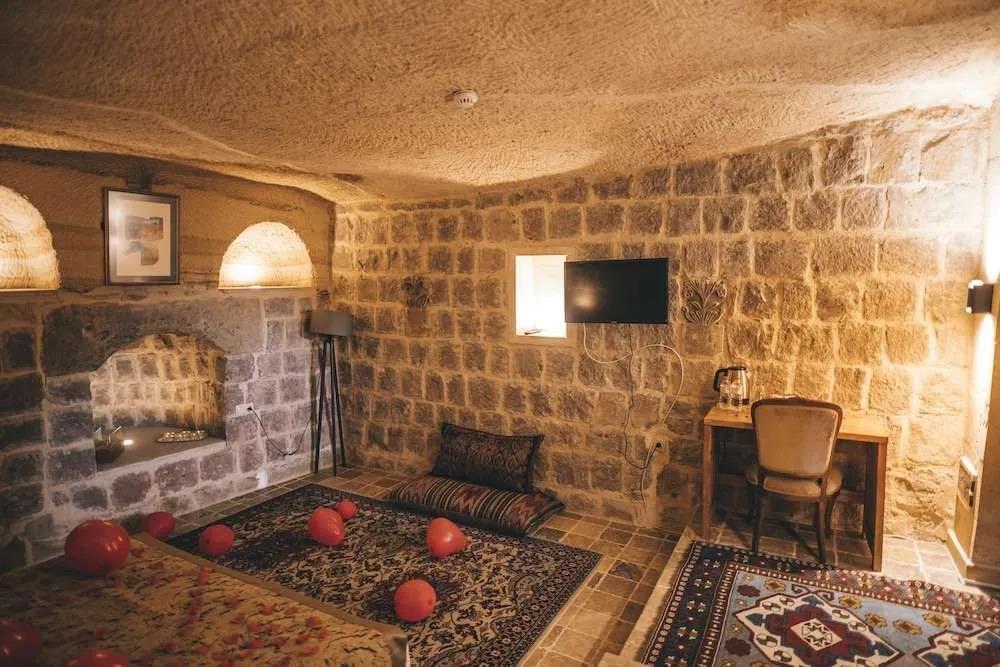 Kapalos Cave Hotel 0*
