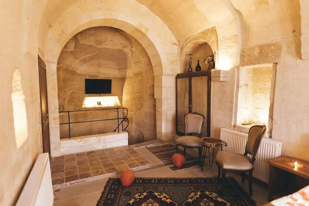 Kapalos Cave Hotel 0*