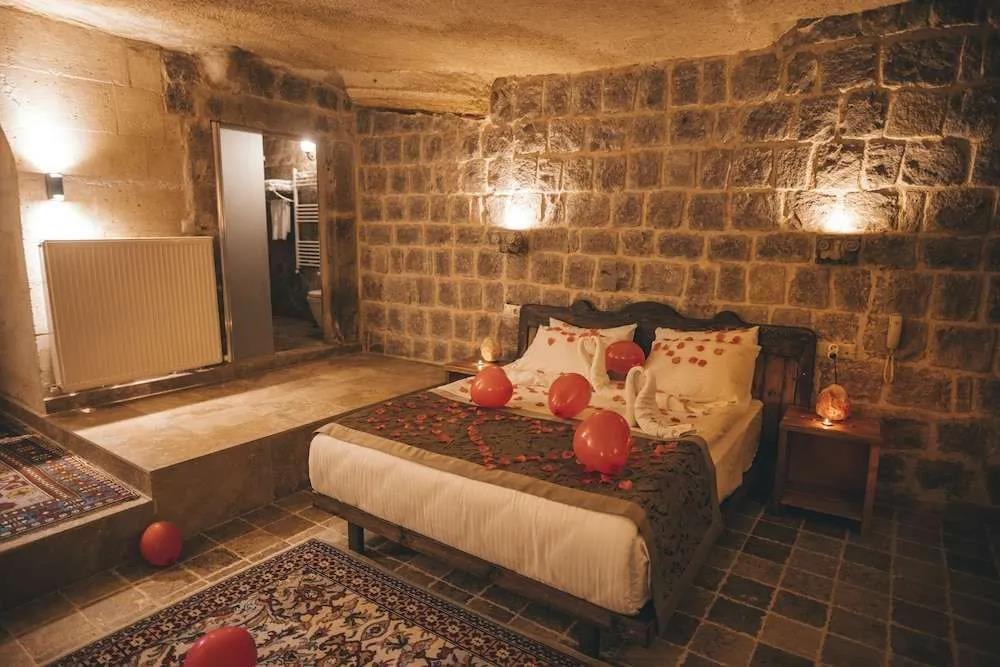 Kapalos Cave Hotel 0*