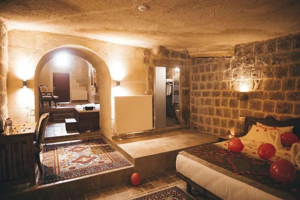 Kapalos Cave Hotel 0*