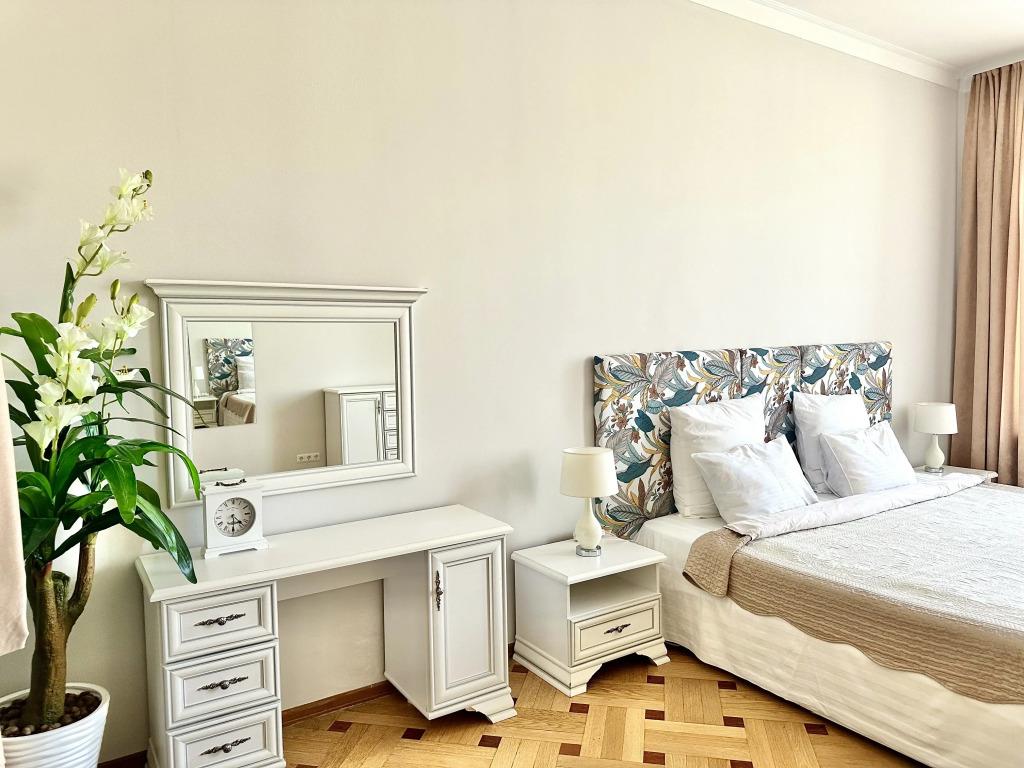 Goodrest Apartments 0*