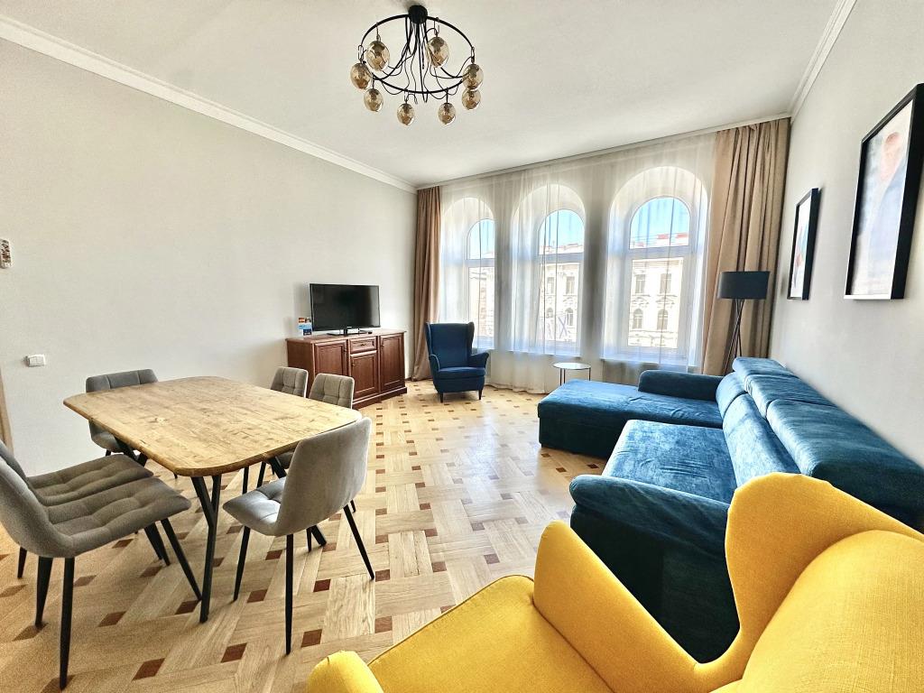 Goodrest Apartments 0*