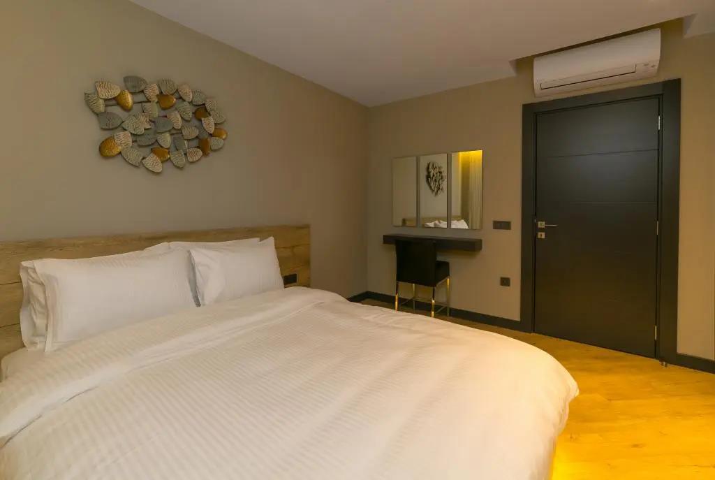 Z-Suites 0*