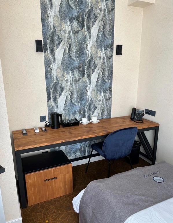 Port May Hotel 3*