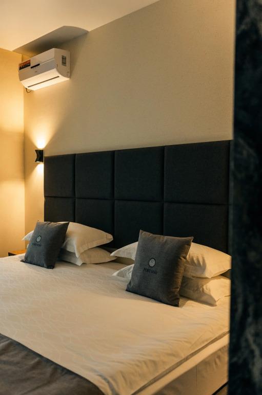 Port May Hotel 3*