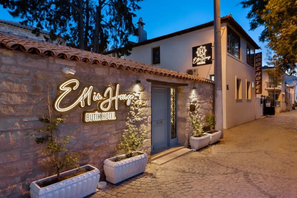 Eflin Haus Historical Place & Monument Hotel 0*