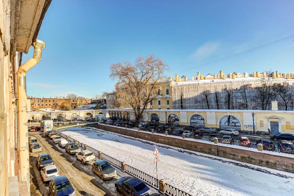Apartments on the embankment of the Griboyedov Canal 0*