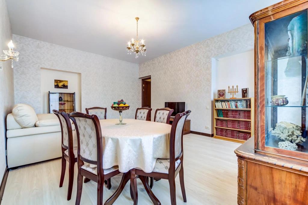 Apartments on the embankment of the Griboyedov Canal 0*