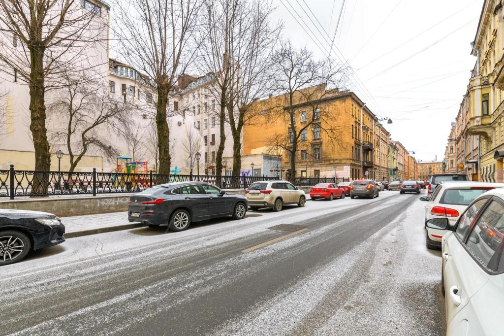 Apartments on Dmitrovsky Lane 0*