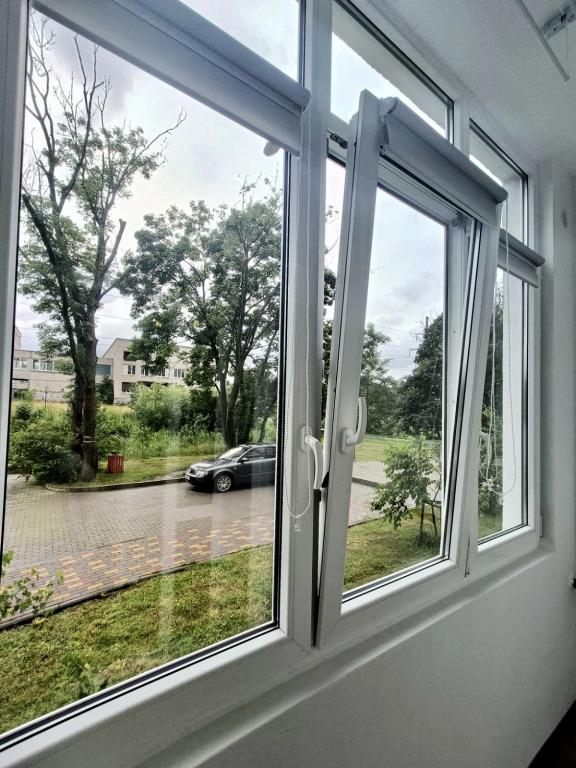 Na Tolstikova Flat 0*