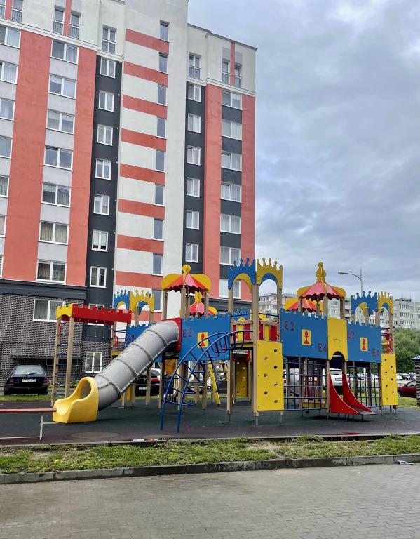 Na Tolstikova Flat 0*