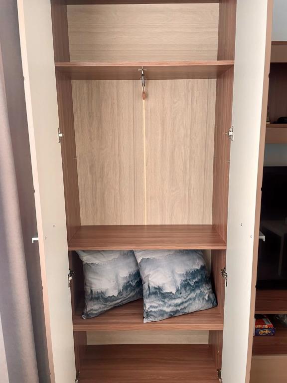 Na Tolstikova Flat 0*