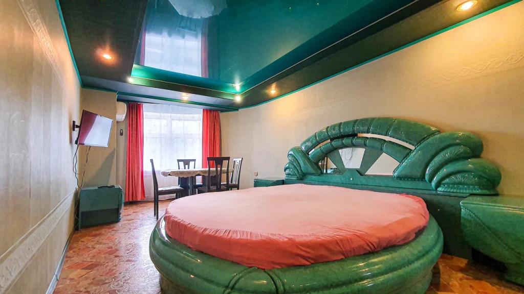 Na Ulitse Maksima Gorykogo 140 Apartment 0*