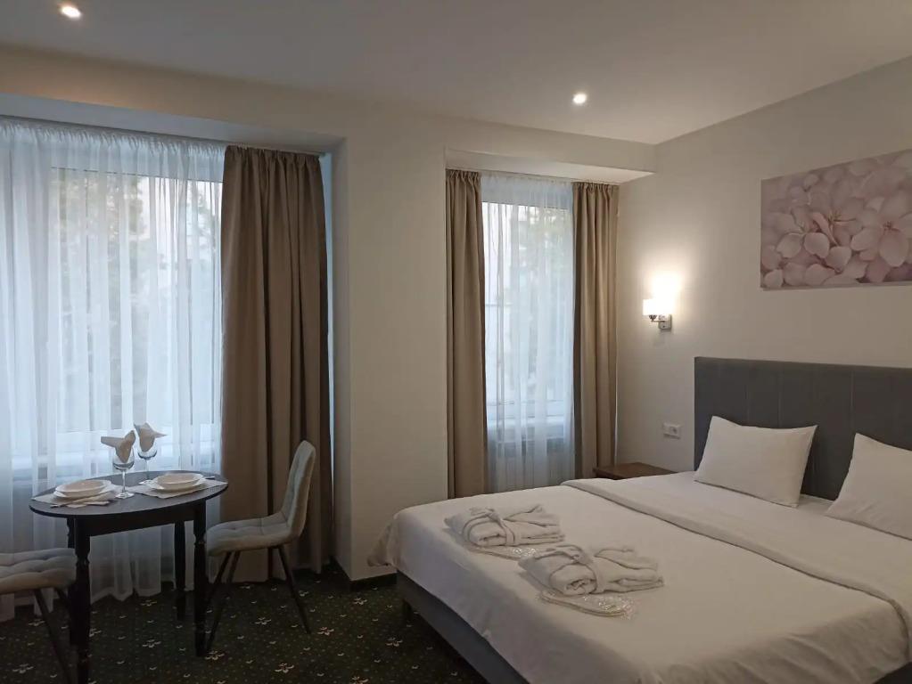 BRILLIANCE Hotel 0*