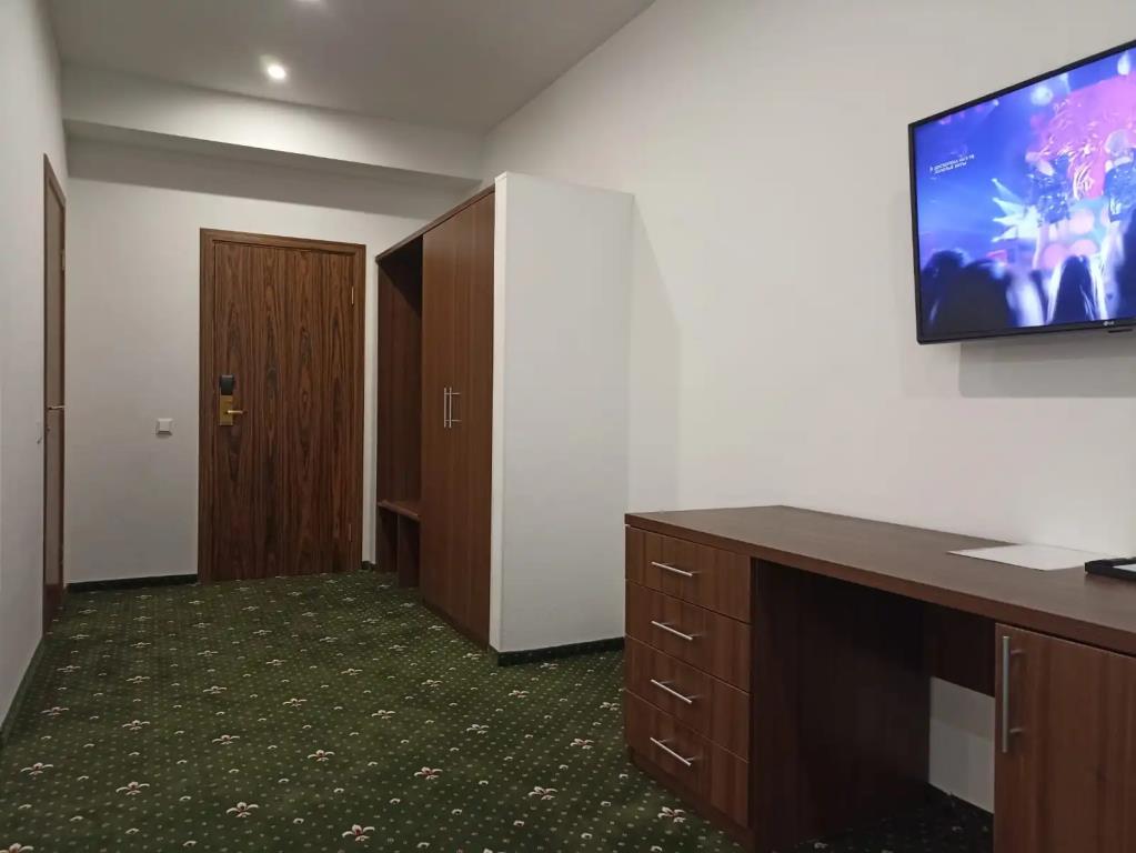 BRILLIANCE Hotel 0*