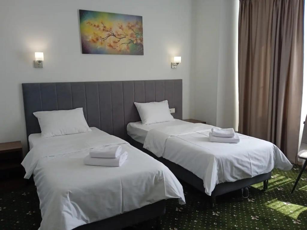 BRILLIANCE Hotel 0*