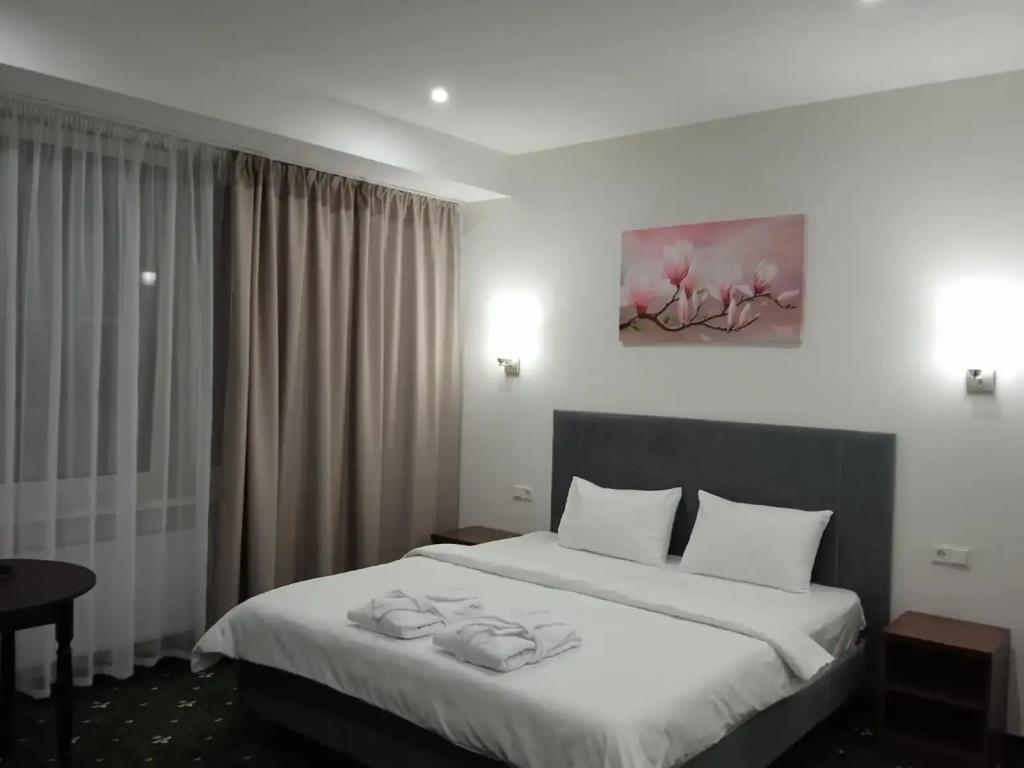 BRILLIANCE Hotel 0*