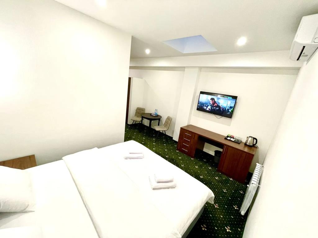BRILLIANCE Hotel 0*