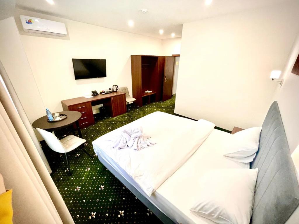 BRILLIANCE Hotel 0*