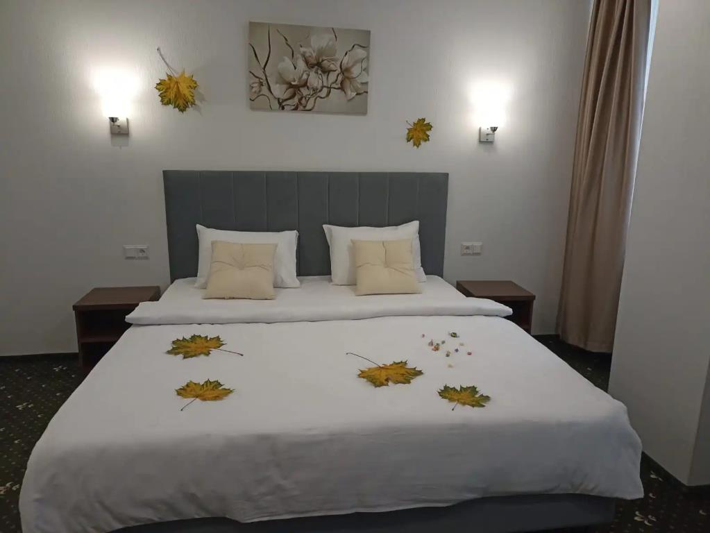BRILLIANCE Hotel 0*