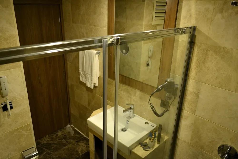 Engin Otel 0*