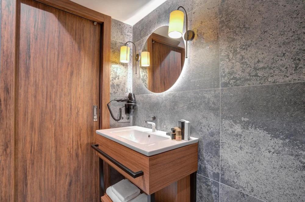 Depiero Hotel Karakoy 0*