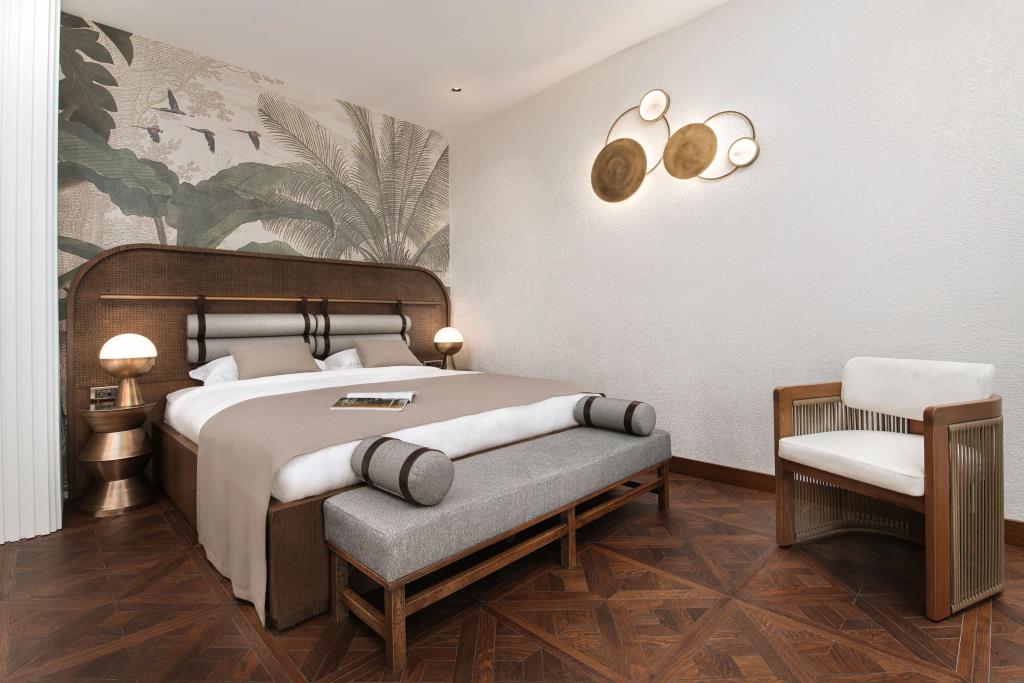 Genesis Hotel 0*