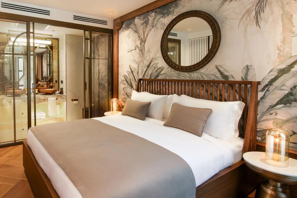 Genesis Hotel 0*