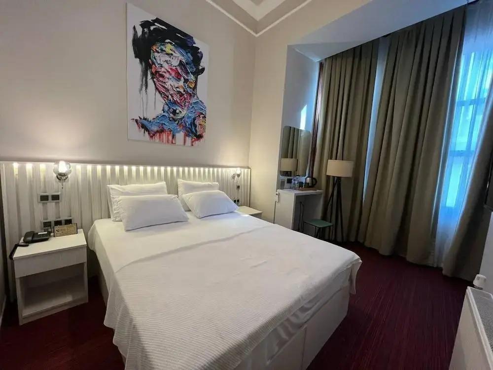 Rafinn Hotel 0*