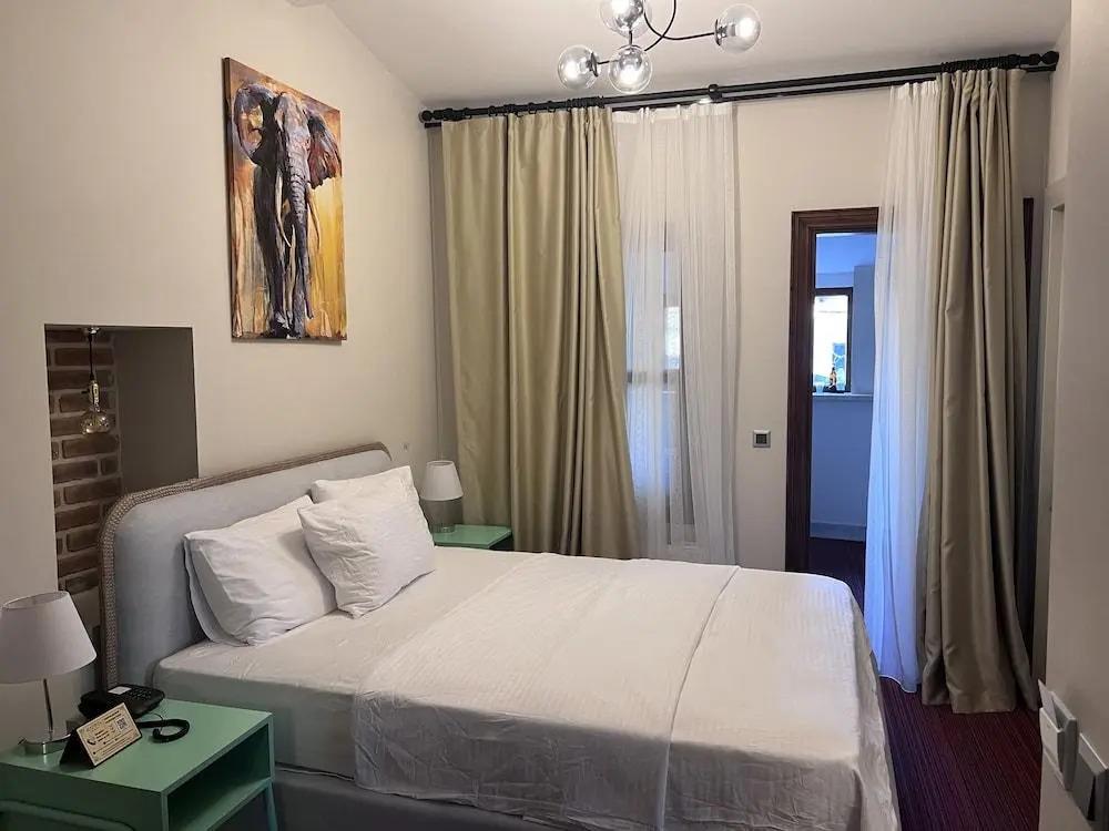 Rafinn Hotel 0*