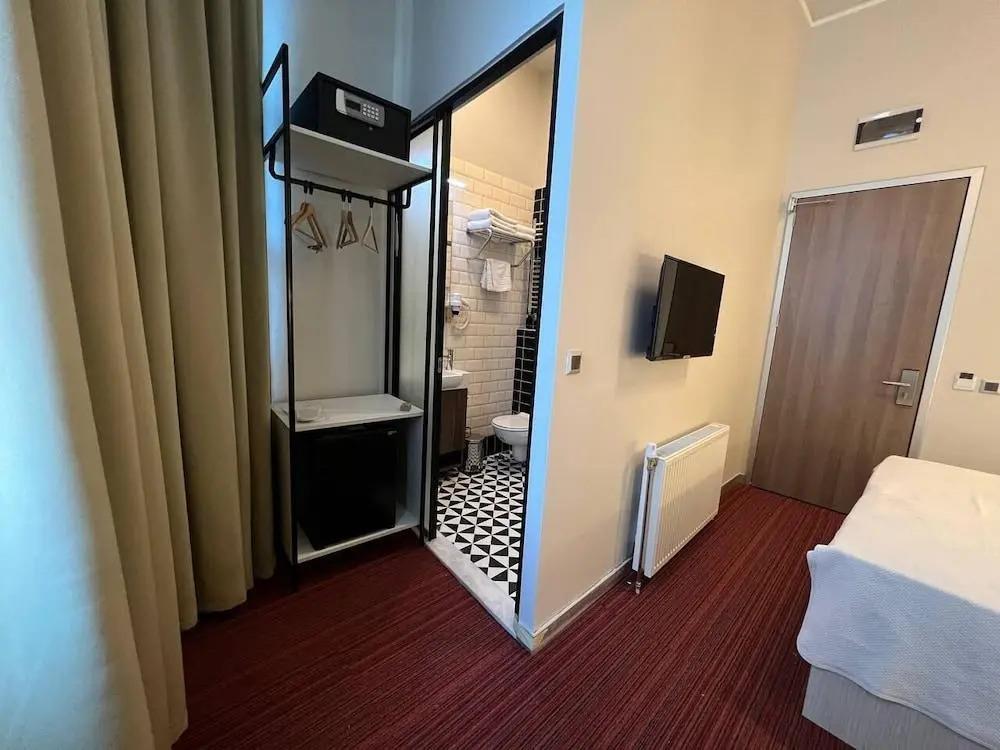 Rafinn Hotel 0*