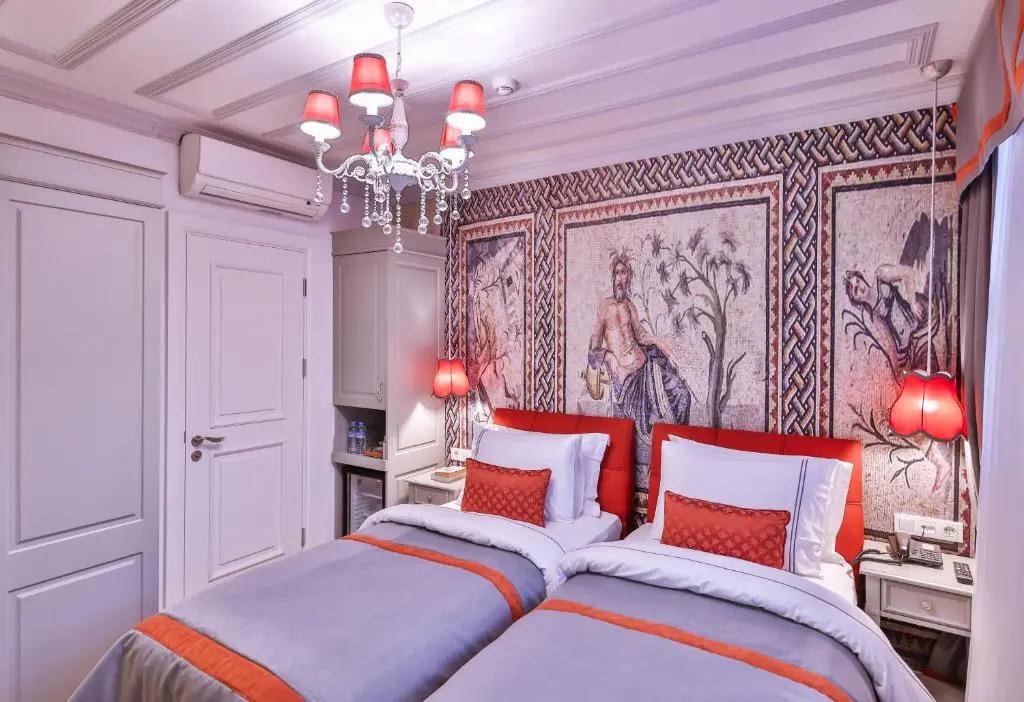 9 Doors Hotel 0*
