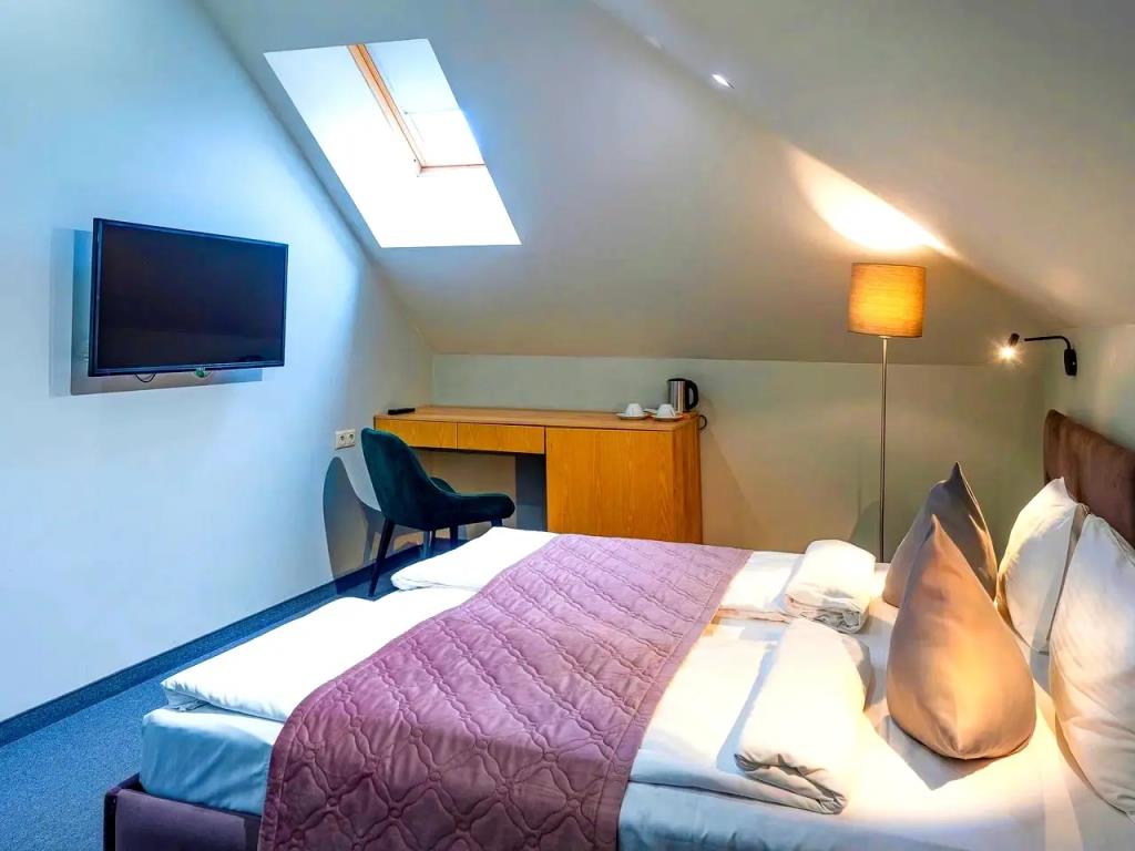 Diplomat Hotel 3*