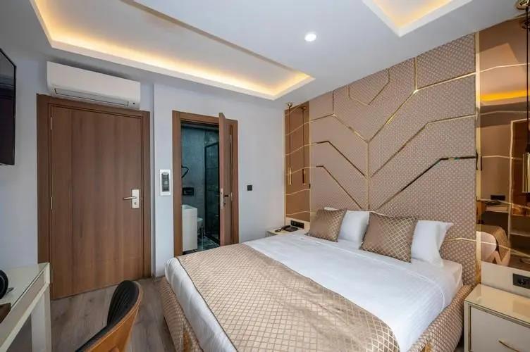 Luxury Airport Hotel by Zazzoni 3*