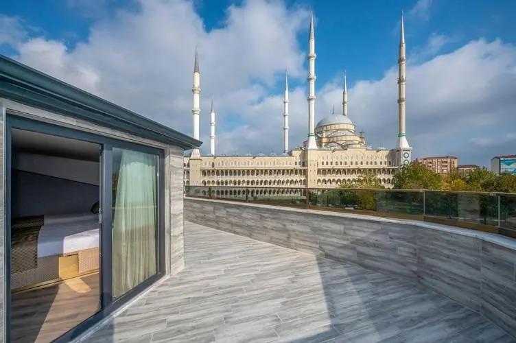 Luxury Airport Hotel by Zazzoni 3*