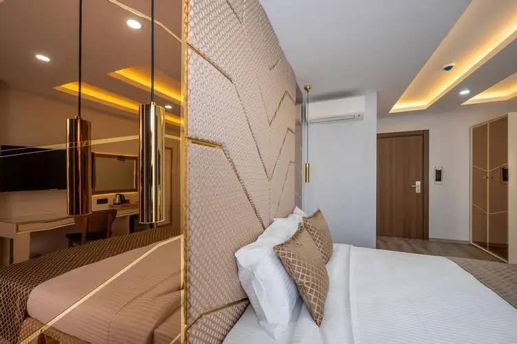 Luxury Airport Hotel by Zazzoni 3*