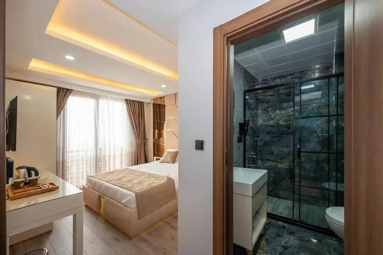 Luxury Airport Hotel by Zazzoni 3*