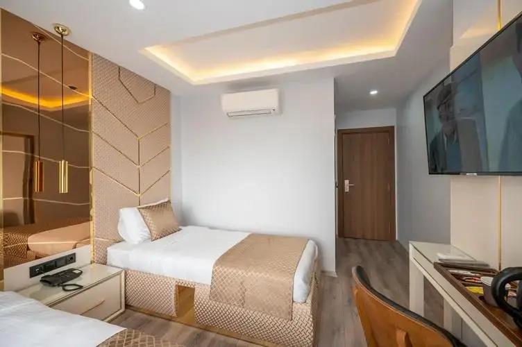 Luxury Airport Hotel by Zazzoni 3*