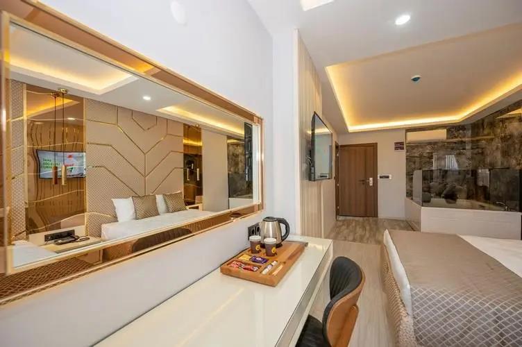 Luxury Airport Hotel by Zazzoni 3*