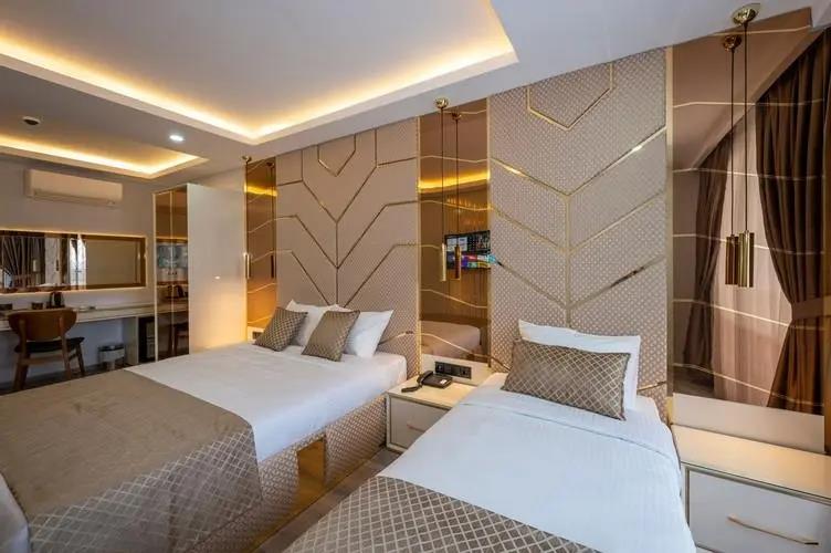 Luxury Airport Hotel by Zazzoni 3*