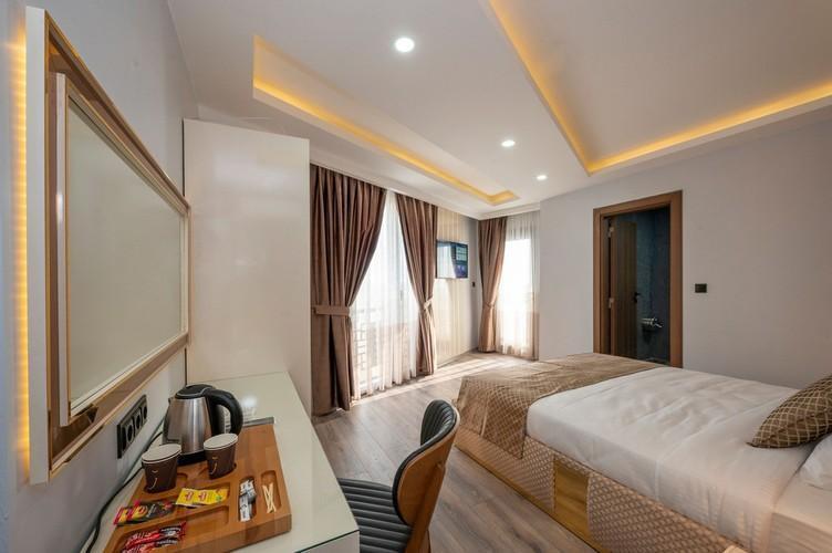 Luxury Airport Hotel by Zazzoni 3*