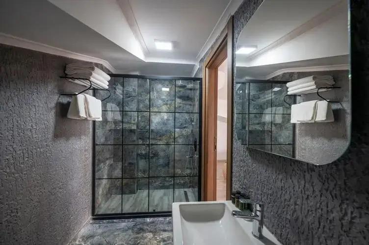 Luxury Airport Hotel by Zazzoni 3*