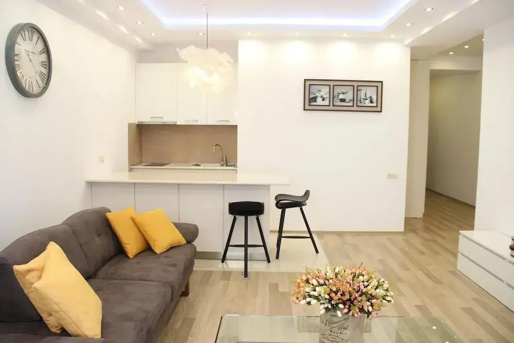 Superior Apartments 0*