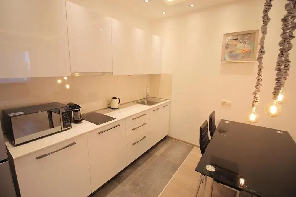 Superior Apartments 0*
