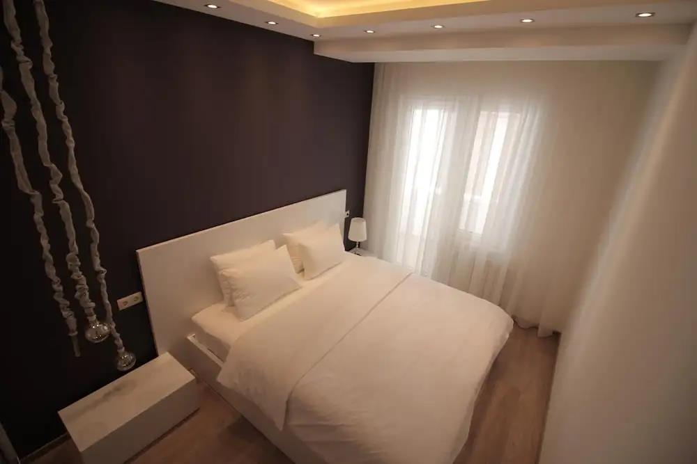 Superior Apartments 0*