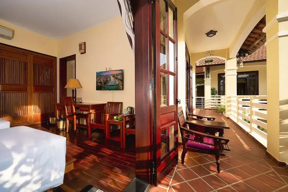 The Muse House 3*