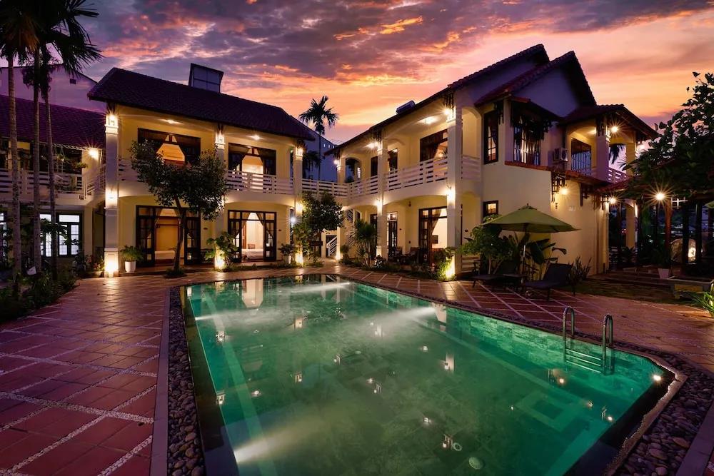 The Muse House 3*